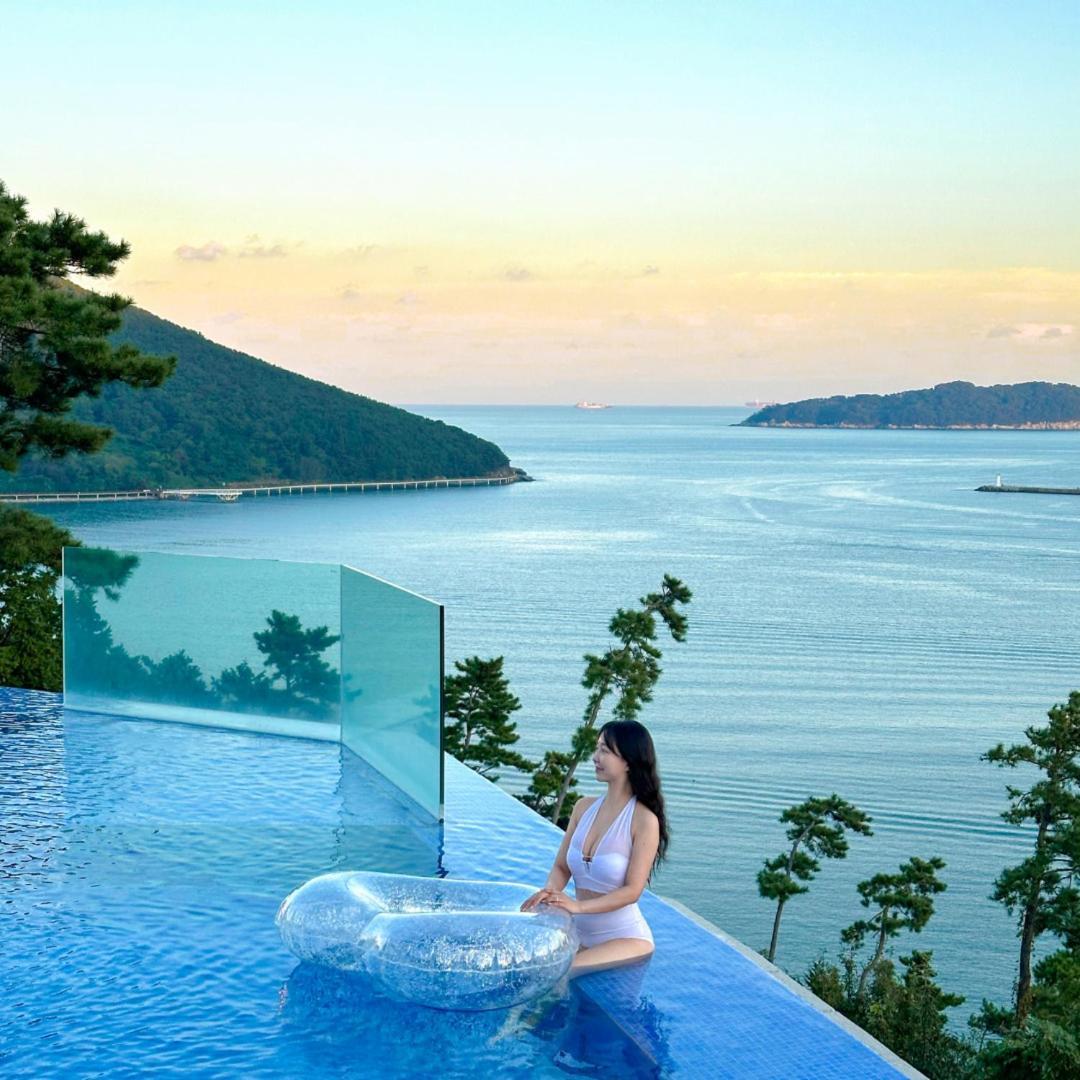 Hotel Sang Sang & Private Sang Sang Pool Villa Geoje Ngoại thất bức ảnh